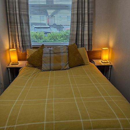 Rooms At Tarrareoch Bathgate Camera foto