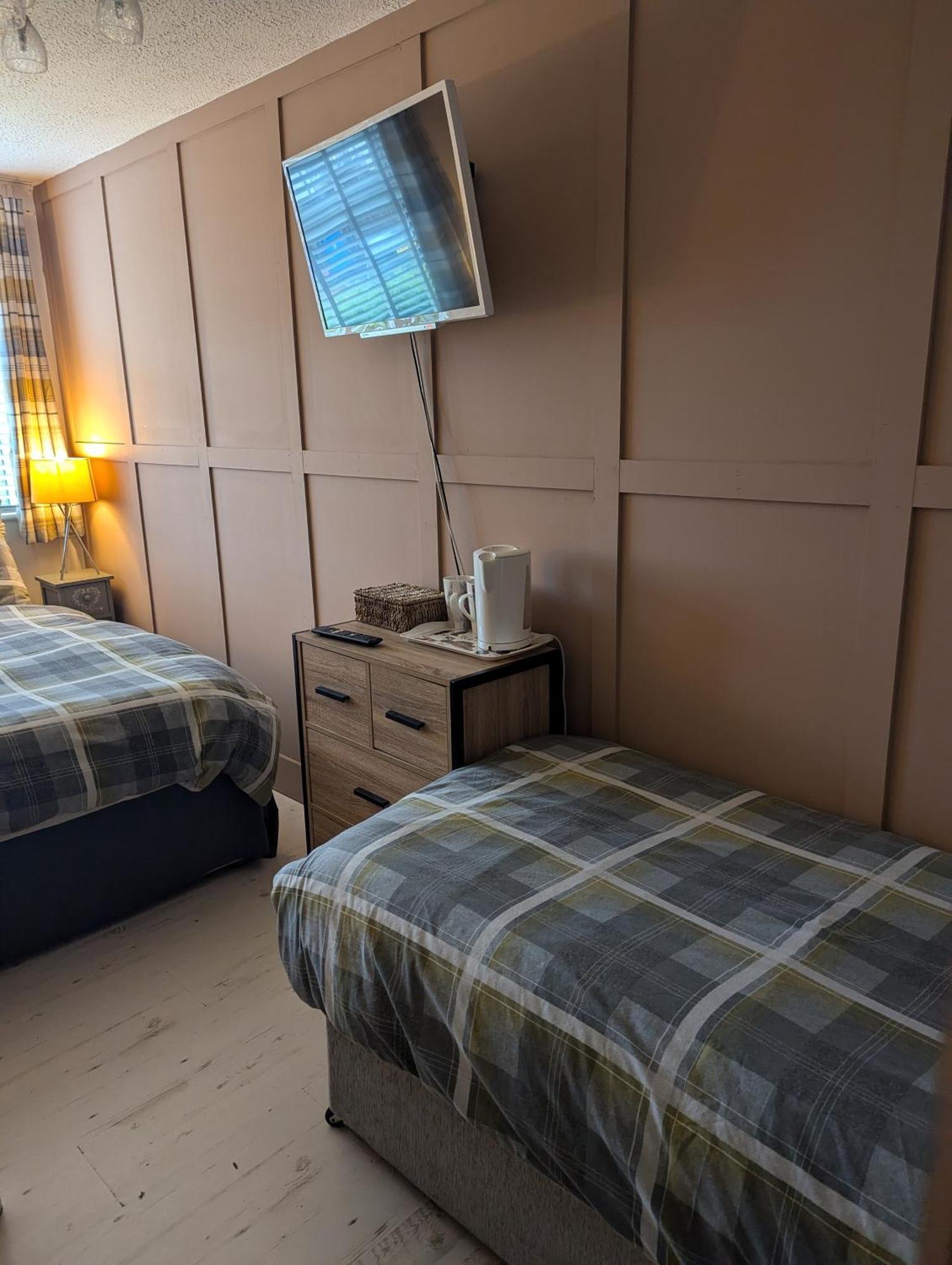 Rooms At Tarrareoch Bathgate Camera foto