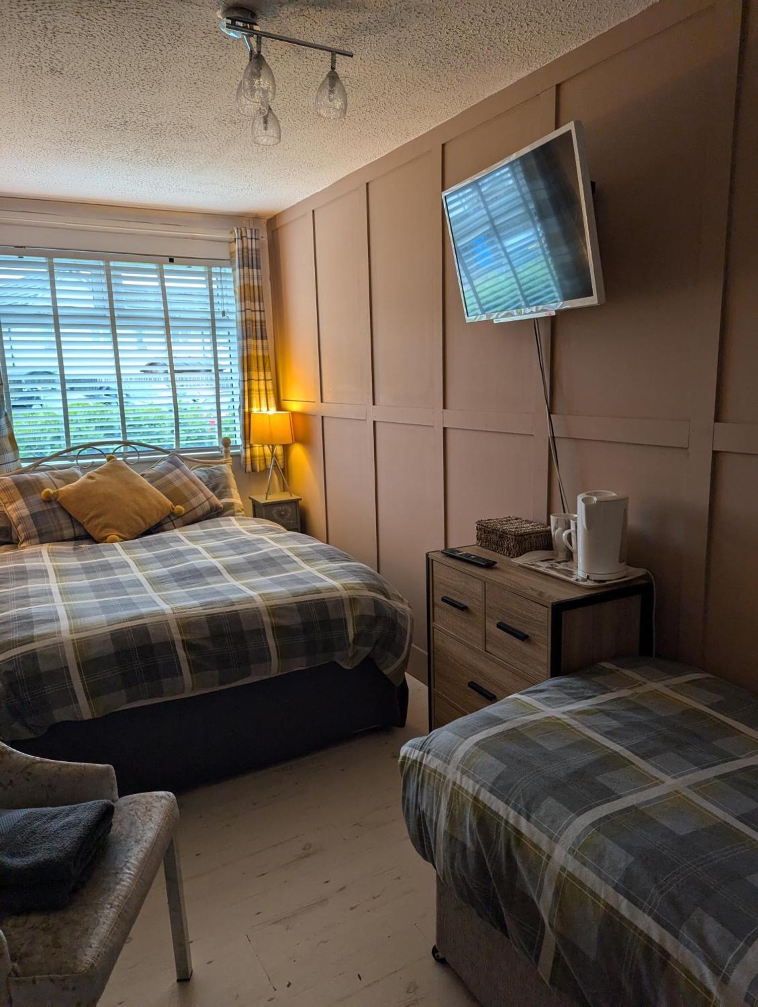 Rooms At Tarrareoch Bathgate Camera foto